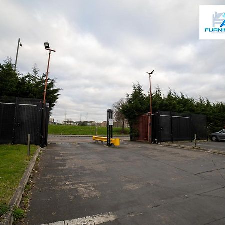 Contractor Stays By Furnished Accommodation Liverpool - Free Parking Bagian luar foto
