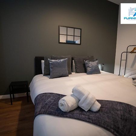 Contractor Stays By Furnished Accommodation Liverpool - Free Parking Bagian luar foto